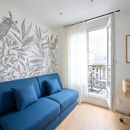 Apartman Design Equipe Avec Balcon